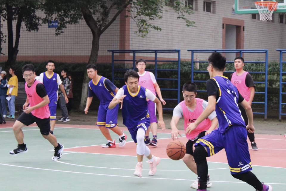 2019级新生杯篮球赛yl7703永利集团对电信院.jpg